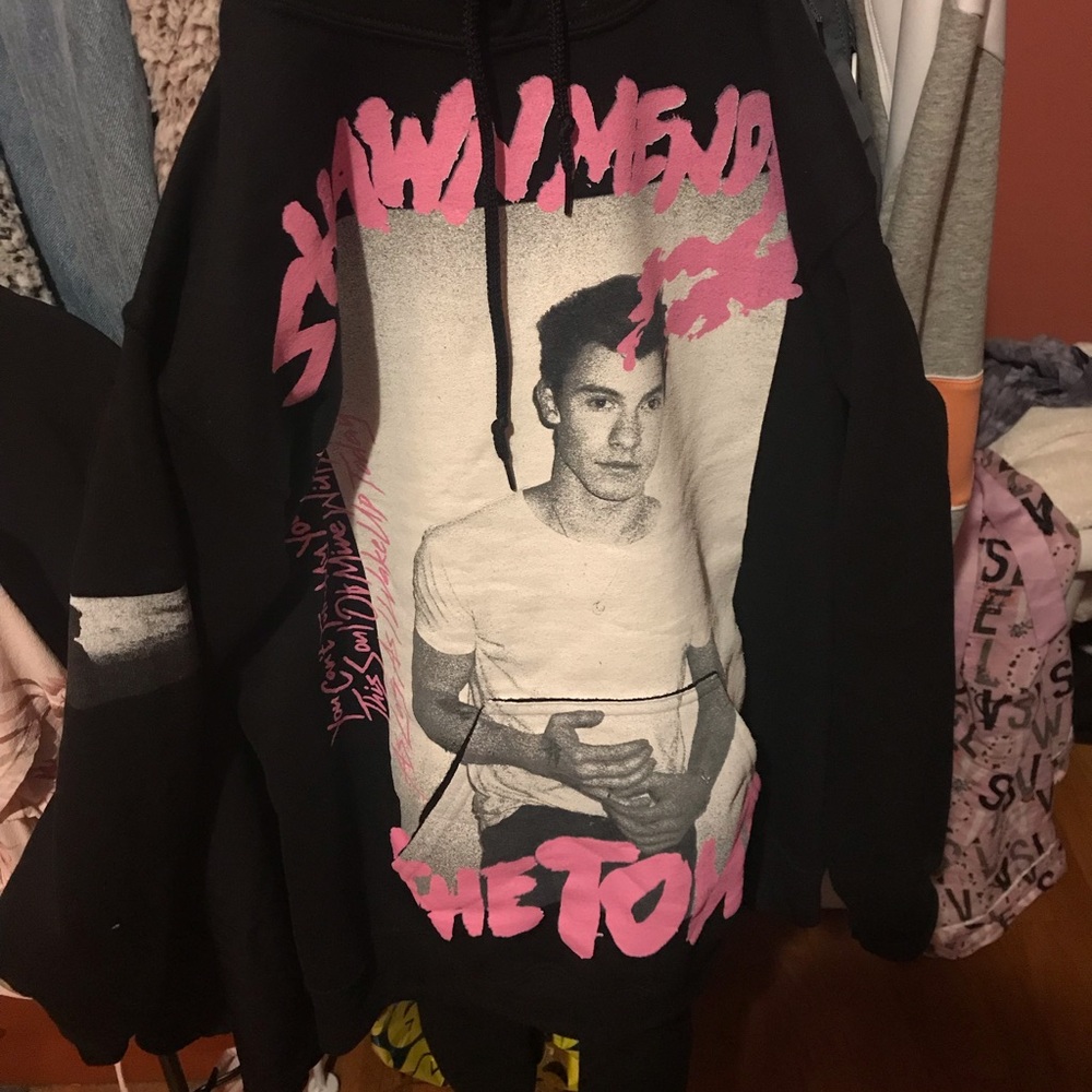 SHAWN MENDES THE TOUR HOODIE